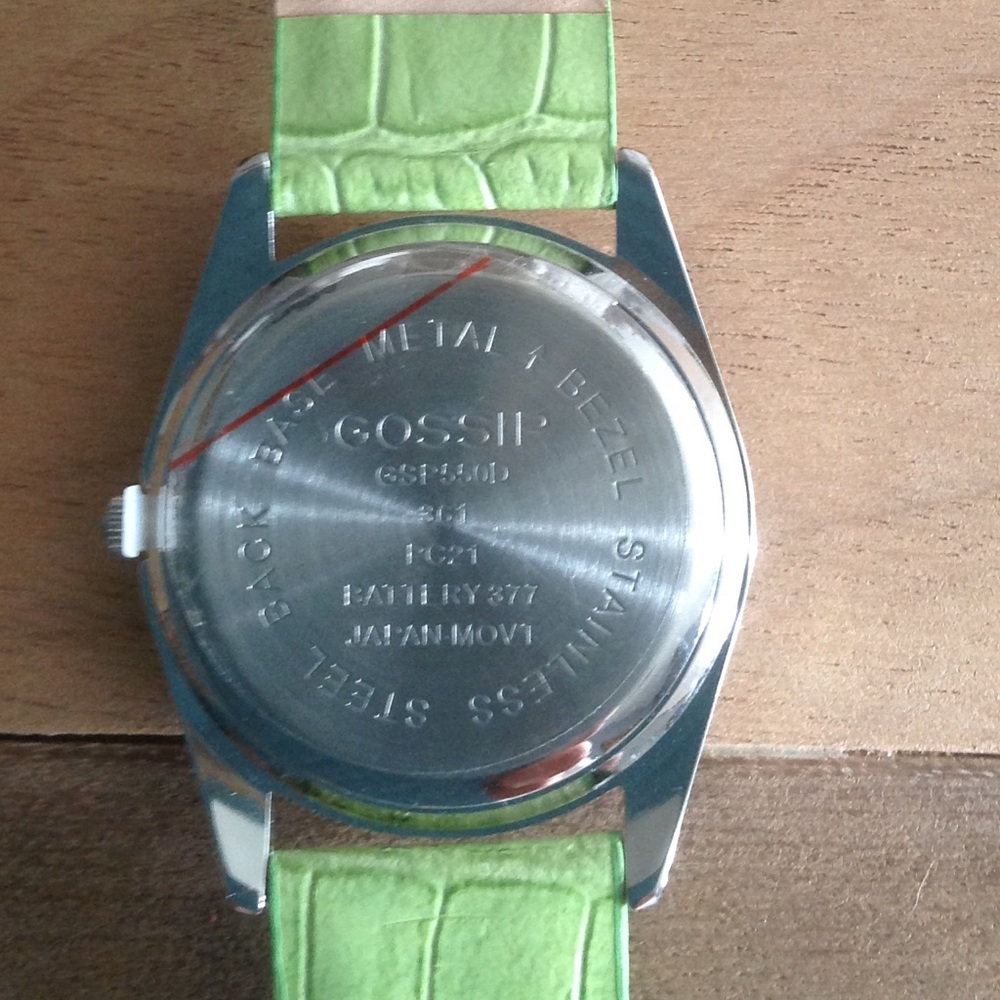 Green Gossip Watch - Picture 3 of 3